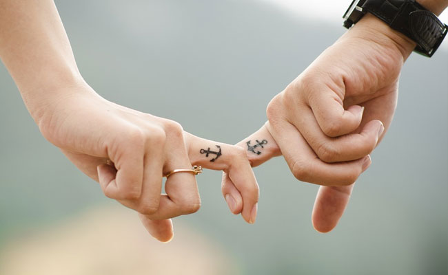 10 Romantic Promises To Make And Keep On Your Anniversary