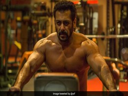 जिम करते हुए सलमान खान की बॉडी का फोटो हुआ वायरल, लड़कियां बोलीं- लव यू 'टाइगर' जिम करते हुए सलमान खान की बॉडी का फोटो हुआ वायरल, लड़कियां बोलीं- लव यू 'टाइगर'