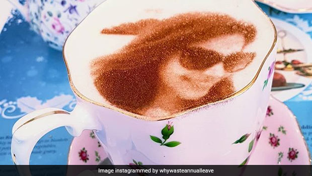 Selfieccino: This London Cafe Serves Coffee With Your Selfie On Top