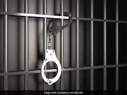 US Woman Blinds Differently Abled Person. Cops Use Stun Gun To Arrest Her US Woman Blinds Differently Abled Person. Cops Use Stun Gun To Arrest Her