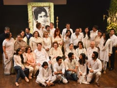 From Shashi Kapoor's Prayer Meet, A Kapoor Family Pic To Remember For A Lifetime