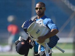 India vs South Africa: Limping Shikhar Dhawan Doubtful for 1st Test India vs South Africa: Limping Shikhar Dhawan Doubtful for 1st Test
