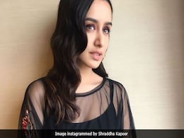 ट्विटर पर जवानों को सलामी देते हुए श्रद्धा कपूर से हो गई ये Big Mistake, हुईं Trolled ट्विटर पर जवानों को सलामी देते हुए श्रद्धा कपूर से हो गई ये Big Mistake, हुईं Trolled