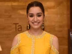 Shraddha Kapoor Tried The Upside Down Eyeliner Trend & So Should You