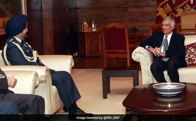 Air Force Chief BS Dhanoa Meets Sri Lankan PM Ranil Wickremesinghe, Discuss Bilateral Issues
