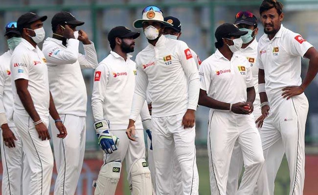 IND vs SL: चौथे दिन भी श्रीलंकाई खिलाड़ियों पर छाया रहा प्रदूषण का खौफ, मास्‍क पहनकर मैदान में उतरे