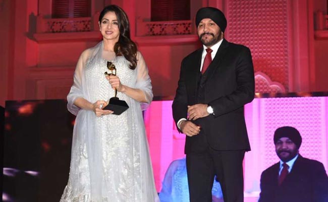 Is It Just Us Or Does Sridevi Look Like A Giant Snowflake In This Dress?