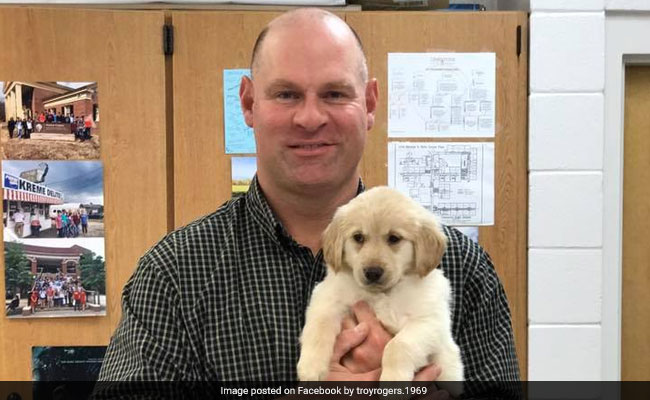 High School Students Do The Sweetest Thing For Teacher Who Lost His Dog