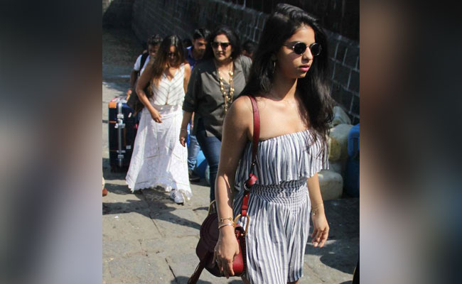 Wait, What? Is This The Secret To Suhana Khan's Flat Abs? Check Now!