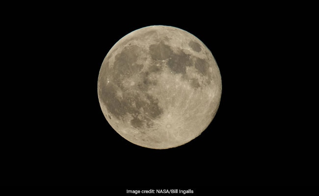 चंद्र ग्रहण 2018: 152 साल बाद आज रात 77 मिनट तक रहेगा चंद्र ग्रहण, ना करें ये काम