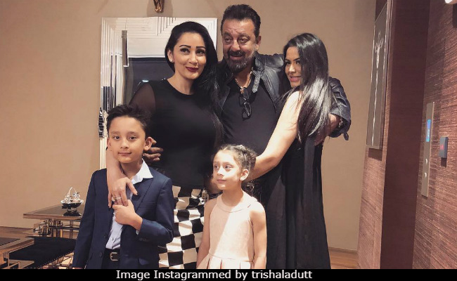 Trishala Posts Pic With Sanjay Dutt And Maanyata. The Caption Says It All