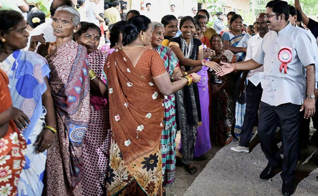 आरके नगर उपचुनाव में दिनाकरन की बड़ी जीत, पलानीस्वामी और पन्नीरसेल्वम गुट के लिए तगड़ा झटका