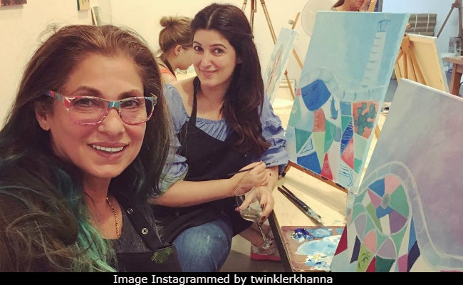 What Dimple Kapadia Told Twinkle Khanna When She Was A 'Plump Nerd'