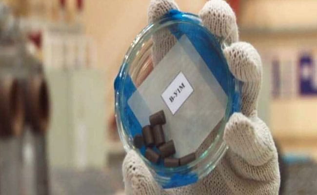 Each 8-mm enriched uranium pellet can produce enough electricity to power a 60-watt bulb for three contin Each 8-mm enriched uranium pellet can produce enough electricity to power a 60-watt bulb for three contin