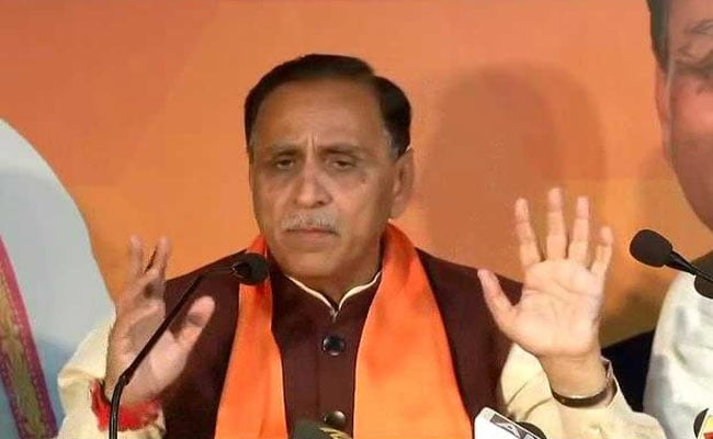 Vijay Rupani Shown Black Flags By UP Congress Workers Over Migrant Attacks