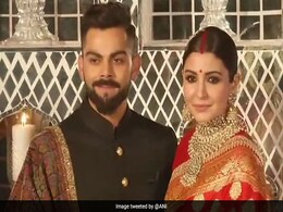 आ गई विराट और अनुष्का के रिसेप्शन की PHOTOS और VIDEO, इस अंदाज में दिखी 'दमदार जोड़ी' आ गई विराट और अनुष्का के रिसेप्शन की PHOTOS और VIDEO, इस अंदाज में दिखी 'दमदार जोड़ी'