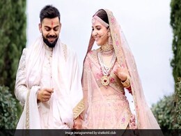 विराट कोहली और अनुष्का शर्मा का Eco-Friendly Card देख आपको हो जाएगा #Virushka से प्यार विराट कोहली और अनुष्का शर्मा का Eco-Friendly Card देख आपको हो जाएगा #Virushka से प्यार