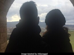 Anushka Sharma's Rep Posted These Sweet Pics Of The Newlyweds Anushka Sharma's Rep Posted These Sweet Pics Of The Newlyweds