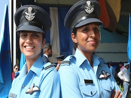 भारतीय वायुसेना को मिलीं दो नई महिला फाइटर पायलट भारतीय वायुसेना को मिलीं दो नई महिला फाइटर पायलट