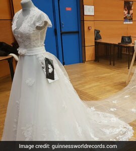 World S Longest Wedding Dress Train Sets Guinness Record