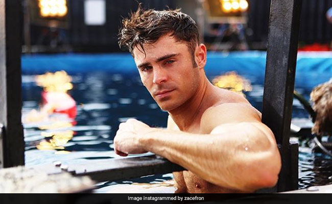 Zac Efron Showed Us What Goes Into His Smoothie. Try This At Home