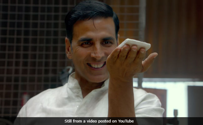 <i>PadMan</i> Actor Akshay Kumar Says, "Sanitary Napkins Should Be Free"