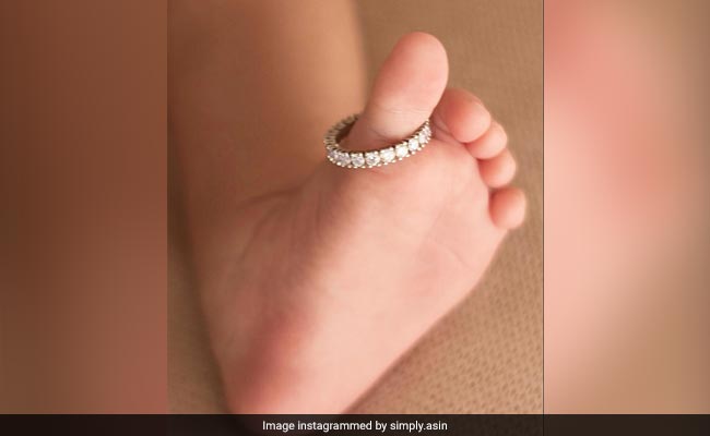 Asin Shares First Pic Of Baby Daughter (But Don't Get Too Excited)