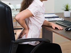 Back Pain Relief Tips: पीठ और स्‍पाइन को राहत पहुंचाएंगे चेयर पर बैठ कर किए गए ये 3 स्ट्रेचेस