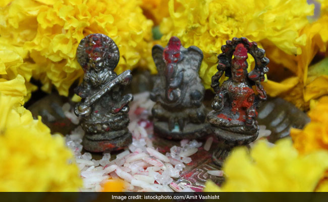 Basant Panchami 2019: जानिए क्यों करते हैं सरस्वती पूजा, पढ़ें इससे जुड़े कुछ रोचक रिवाज