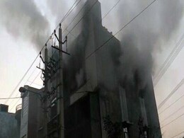 दिल्ली : प्लास्टिक कारखाने में लगी भीषण आग में 17 की मौत, कुछ ने तीसरी मंजिल से कूद बचाई जान दिल्ली : प्लास्टिक कारखाने में लगी भीषण आग में 17 की मौत, कुछ ने तीसरी मंजिल से कूद बचाई जान