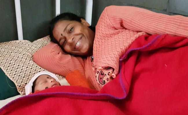 बेंगलुरु : नये साल के मौके पर जन्मी पहली बच्ची को मेयर ने दी 5 लाख रुपये की सौगात