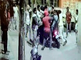Drunk Bengaluru Mob Seen Hitting 2 Men On Bike In Viral Video Drunk Bengaluru Mob Seen Hitting 2 Men On Bike In Viral Video