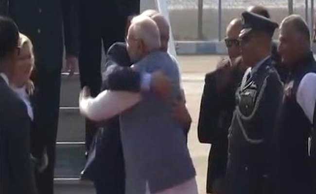 इज़रायल के प्रधानमंत्री बेंजामिन नेतन्याहू 6 दिवसीय दौरे पर भारत पहुंचे, पीएम ने प्रोटोकॉल तोड़कर की अगुवाई