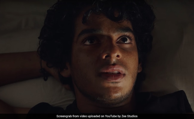 शाहिद कपूर के भाई ईशान की फिल्म 'बियोन्ड द क्लाउड्स' को मिली नई रिलीज डेट, देखें Trailer