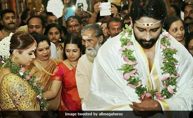 Malayalam Actress Bhavana Marries Producer Naveen. See Pics