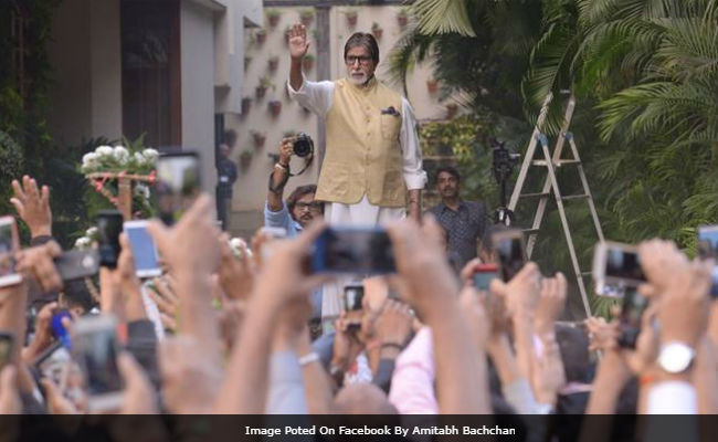 Amitabh Bachchan's Fans Braved Dug Up Road Outside His House For Sunday Ritual