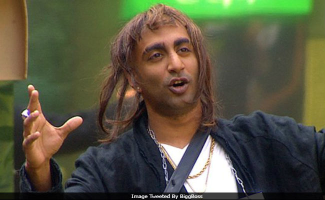 <i>Bigg Boss 11</i>, January 6, Written Update: Akash Dadlani Is The Villain Of The House