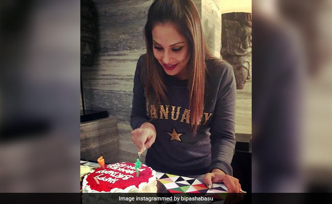 VIDEO: बिरयानी से लेकर गाजर के हलवे तक, Bipasha Basu ने ऐसे सेलिब्रेट किया 39वां Birthday