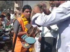 BJP Candidate Greeted With Garland Of Shoes In Madhya Pradesh