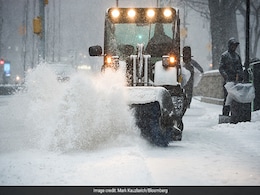 'Bomb Cyclone' Pounds Eastern US With Snow, Thousands Of Flights Grounded 'Bomb Cyclone' Pounds Eastern US With Snow, Thousands Of Flights Grounded