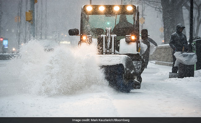 'Bomb Cyclone' Pounds Eastern US With Snow, Thousands Of Flights Grounded