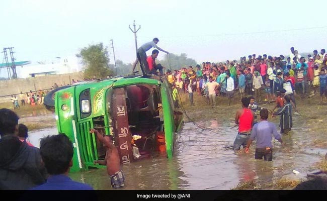 6 Killed, 25 Injured As Bus Falls Into Ditch In West Bengal