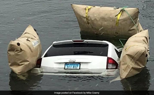 Man Blindly Following GPS Drives Jeep Into Icy Lake