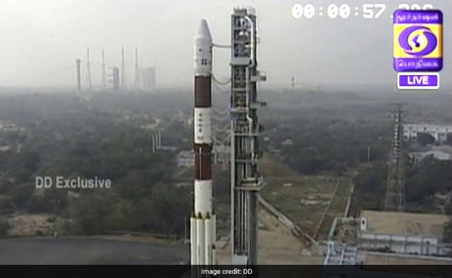 ISRO का 100वां सैटेलाइट लॉन्च; जजों ने उठाए सुप्रीम कोर्ट प्रशासन पर सवाल, दिन भर की 5 बड़ी खबरें