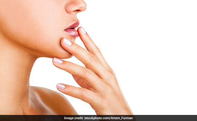 7 Ways To Stop Chapped Lips From Ruining Winter