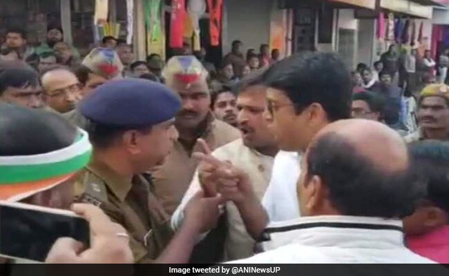 clash between bjp and congress workers 650