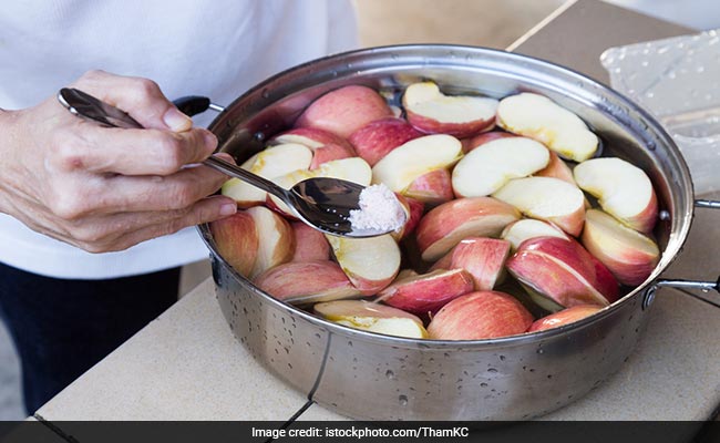 cleaning fruits and veggies