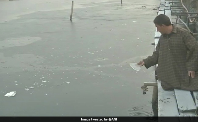 Srinagar At Minus 6 Degrees For Third Straight Day, Dal Lake Partially Frozen