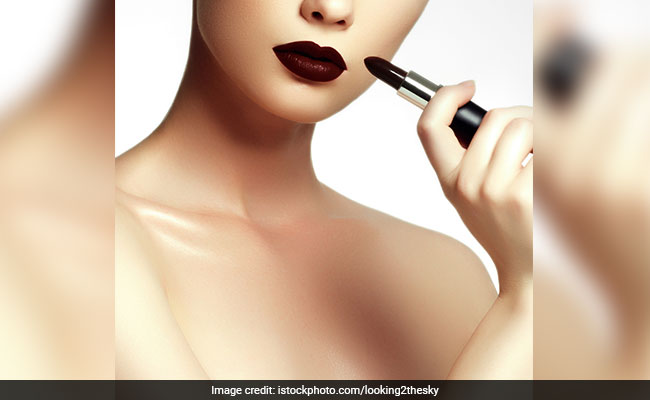7 Expert-Approved Makeup Tips To Pull Off Dark Lips