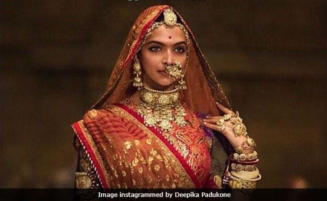 "<i>Padmaavat</i>": Deepika Padukone Gets Flowers And A Note From Neetu And Rishi Kapoor